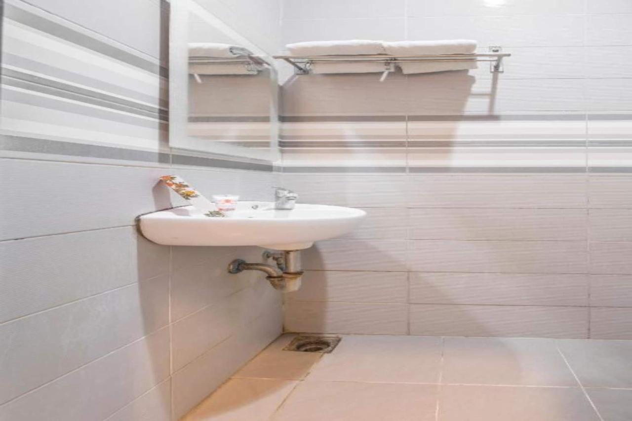 נקסר Collection O 91714 Hotel Alden מראה חיצוני תמונה
